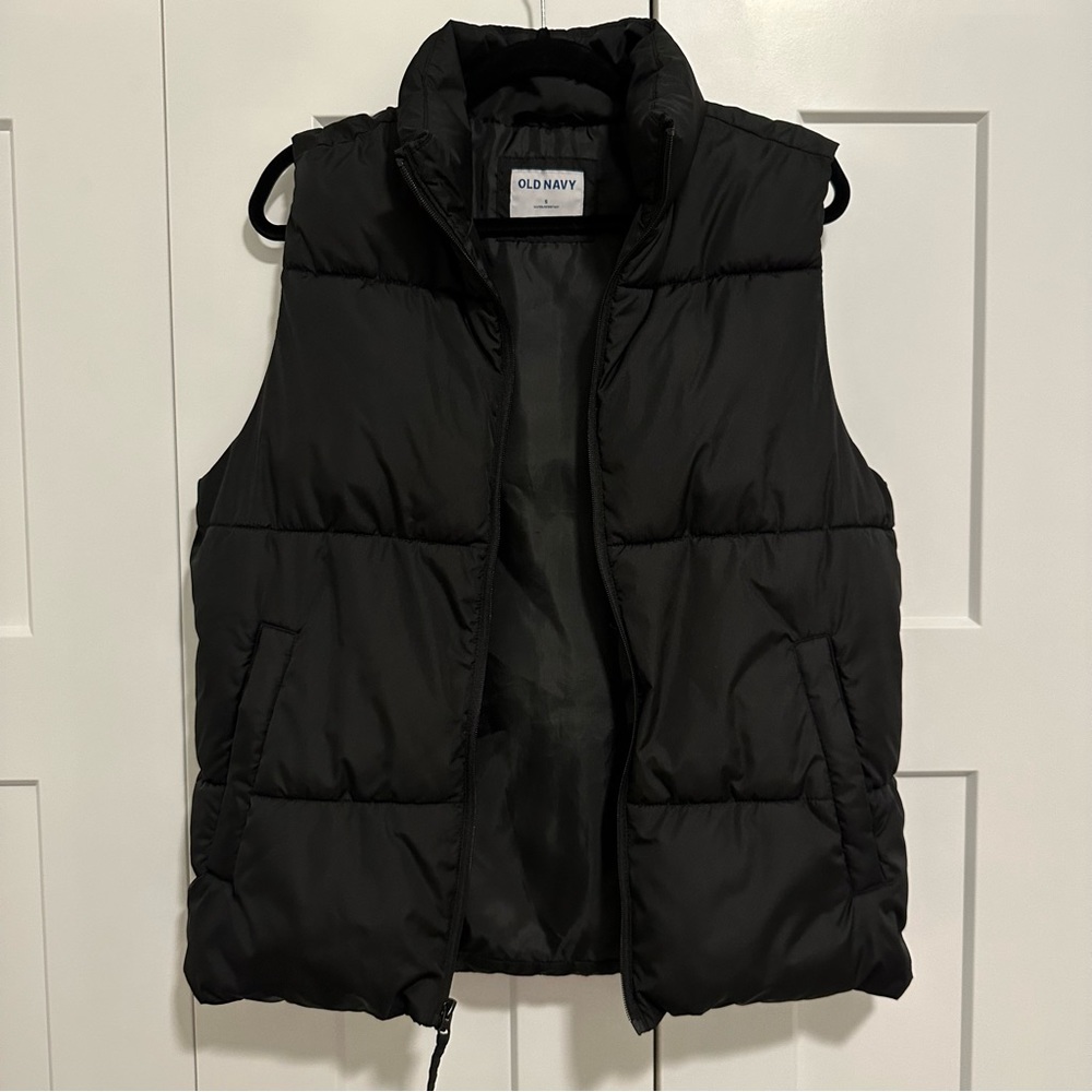 Old Navy Black Puffer Vest- Size Small